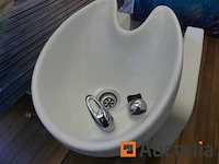 3 zetels met geïntegreerde wastafel voor het wassen van het haar - afbeelding 4 van  8