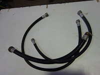 3 zwarte leidingen - afbeelding 1 van  1