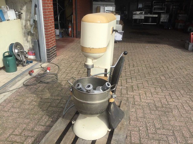 30 - mengkneedmachine - afbeelding 1 van  10
