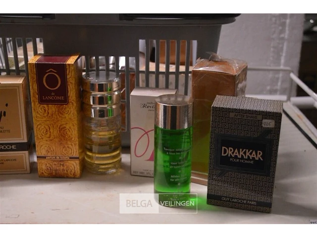 ±30 div soorten klassieke parfums - afbeelding 2 van  3