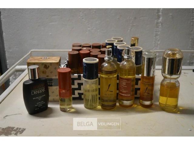 ±30 div soorten klassieke parfums - afbeelding 1 van  3