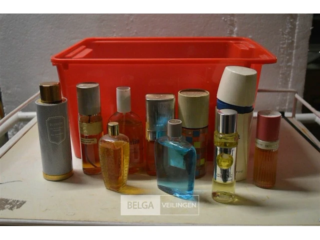 ±30 div soorten klassieke parfums - afbeelding 1 van  4