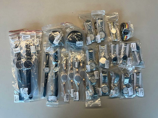 30 diverse horloges rodania - afbeelding 1 van  11