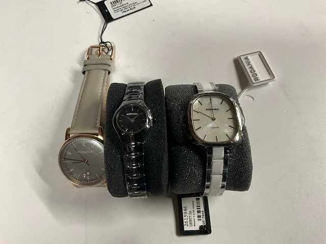 30 diverse horloges rodania - afbeelding 1 van  4
