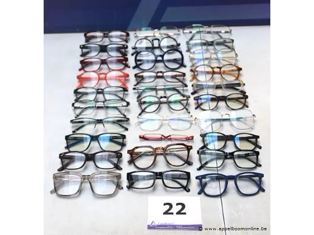 30 diverse leesbrillen - afbeelding 1 van  3