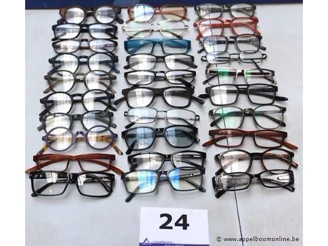 30 diverse leesbrillen - afbeelding 1 van  3