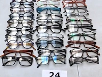 30 diverse leesbrillen