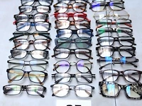 30 diverse leesbrillen