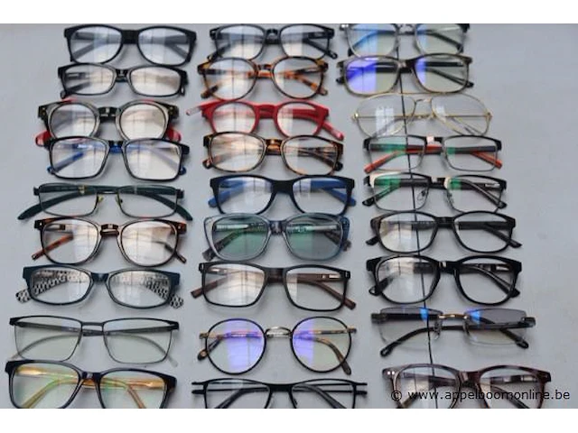30 diverse leesbrillen - afbeelding 3 van  4