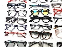30 diverse leesbrillen - afbeelding 2 van  3