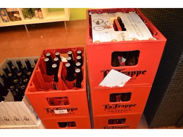 30 fl. wilderen cuve clarisse 33cl, 44 fl. wilderen 33cl, 21 fl. la trappe dubbel 33cl, 20 fl. la trappe blond 33cl, 12 fl. la trappe quadruppel 33cl, 46 fl. la trappe tripel 33cl , 24 fl. bruse zot 33cl - afbeelding 8 van  11