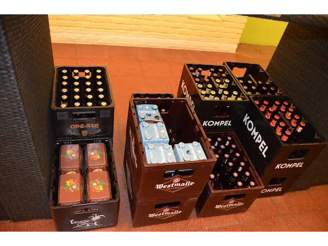 30 fl. wilderen cuve clarisse 33cl, 44 fl. wilderen 33cl, 21 fl. la trappe dubbel 33cl, 20 fl. la trappe blond 33cl, 12 fl. la trappe quadruppel 33cl, 46 fl. la trappe tripel 33cl , 24 fl. bruse zot 33cl - afbeelding 9 van  11