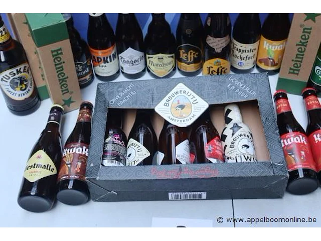 30 flesjes diverse bieren - afbeelding 1 van  4