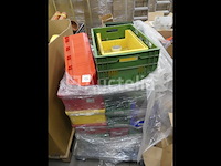 30 kunststof opbergbakken en lockers - afbeelding 1 van  4