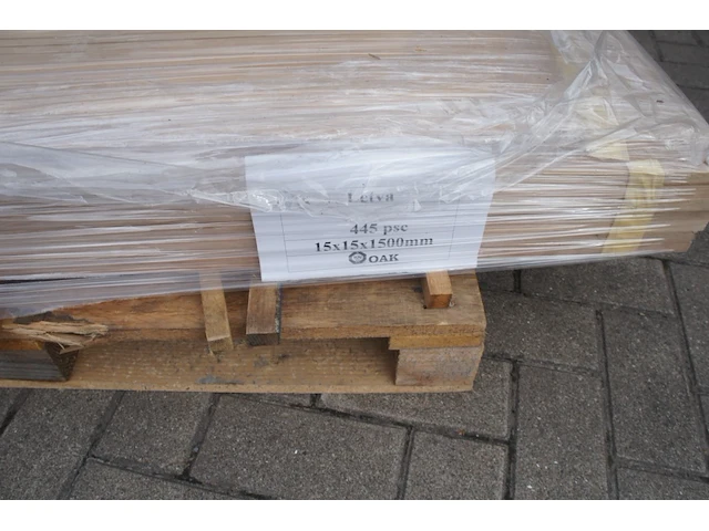 30 lm massief eiken plinten 15x15 - afbeelding 2 van  6