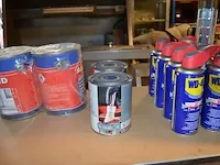 30 verf producten, 2 metalen rekken, kuisdoeken, doos vet, 5 jerrycans (9,10,12,14,15) - afbeelding 6 van  15