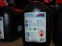 30 verf producten, 2 metalen rekken, kuisdoeken, doos vet, 5 jerrycans (9,10,12,14,15) - afbeelding 10 van  15
