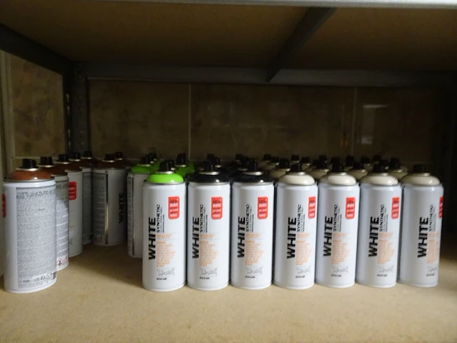 300x 400 ml spuitbus white synthetic gloss spray paint - afbeelding 6 van  9
