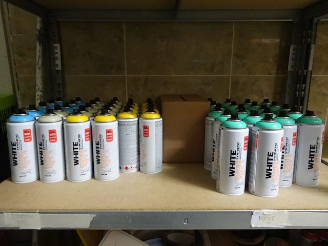 300x 400 ml spuitbus white synthetic gloss spray paint - afbeelding 7 van  9