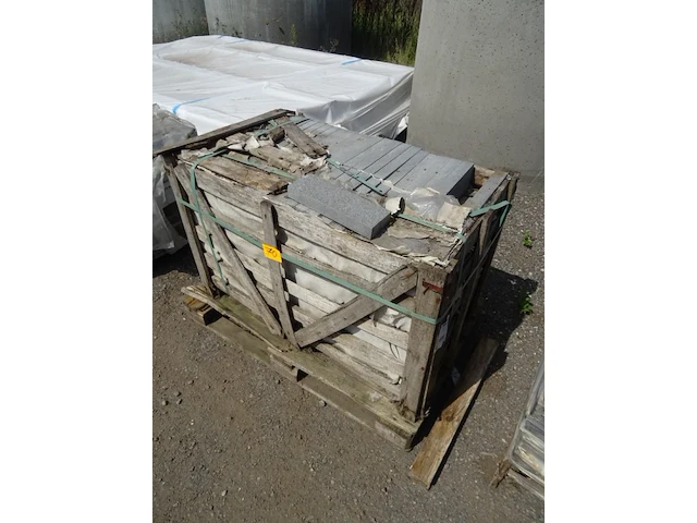 300x natuursteen pepperino dark - afbeelding 1 van  5