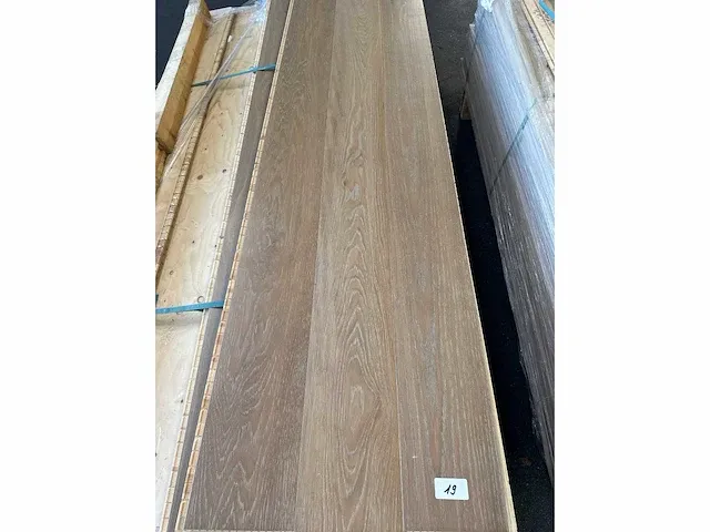 30,48 m2 eiken meerlagen parket 746 - afbeelding 1 van  3
