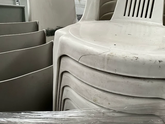 30x diverse stoelen + 2x barkruk - afbeelding 3 van  11