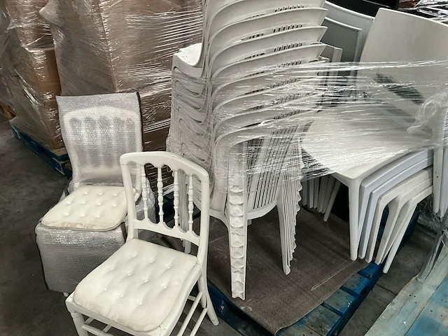 30x diverse stoelen + 2x barkruk - afbeelding 7 van  11