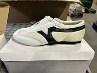 31 - indoor schoenen / taekwondo wit/rood wit/zwart (11st) - afbeelding 2 van  2