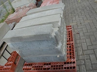 31 borduren 1 m, 11 halfronde borduren (zonder pvc paletten) - afbeelding 3 van  7