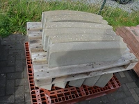 31 borduren 1 m, 11 halfronde borduren (zonder pvc paletten) - afbeelding 4 van  7