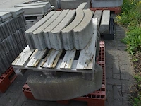 31 borduren 1 m, 11 halfronde borduren (zonder pvc paletten) - afbeelding 7 van  7