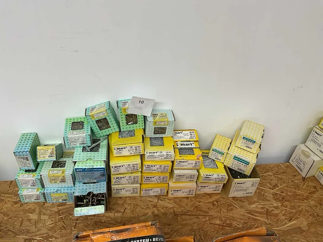 31 dozen hollewandpluggen; cellenbetonnagel; universele schroeven; pluggen - afbeelding 1 van  11