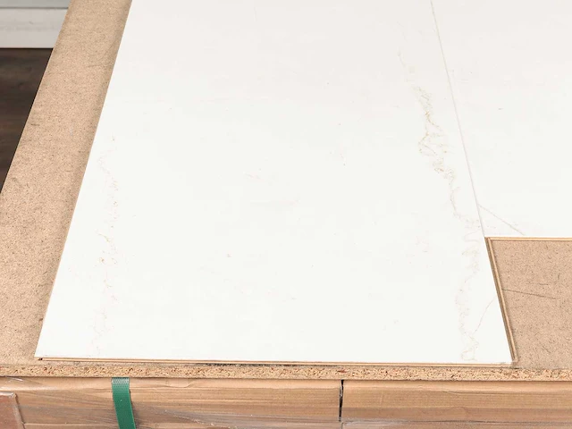 31 m2 laminaat tegel - 810 x 400 x 8 mm - afbeelding 2 van  4