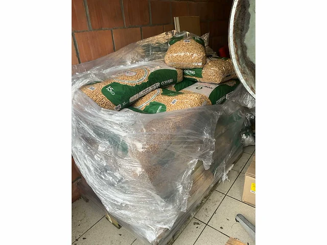31 zakken houtpellets corpellets(15kg) - afbeelding 3 van  3