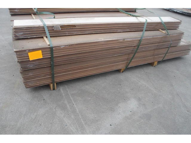 31,2 m² iroko planchetten - afbeelding 1 van  3
