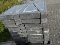 32 betonnen hoek borduren (zonder pvc pallet) - afbeelding 4 van  4