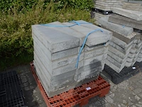 32 betonnen hoek borduren (zonder pvc pallet) - afbeelding 2 van  4