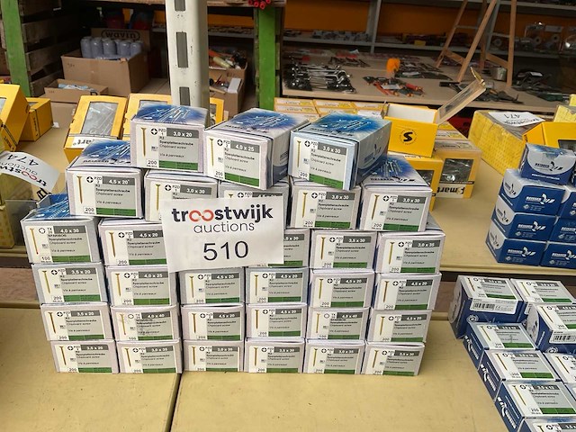 32 dozen schroeven - afbeelding 1 van  6