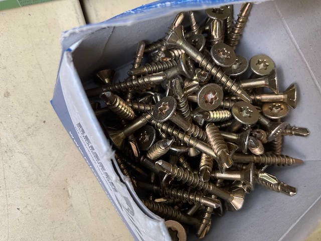 32 dozen schroeven - afbeelding 6 van  6
