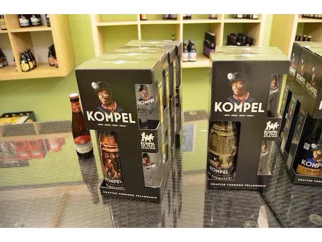 32 fl. cornet oaked smoked 33cl, 4 fl. kompel mijnschool + 2 glazen 75cl, 2 fl. kompel het eeuwfeest + 2 glazen 75cl, 3 fl. kompel lor noir + 2 glazen 75cl, 3 fl. kompel bovengronds + 2 glazen 75cl - afbeelding 13 van  19