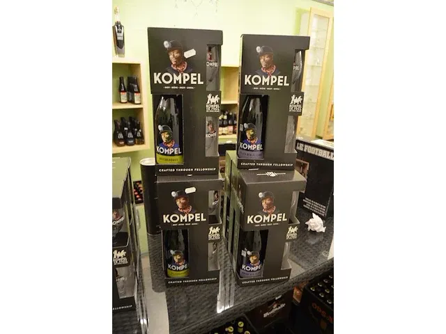 32 fl. cornet oaked smoked 33cl, 4 fl. kompel mijnschool + 2 glazen 75cl, 2 fl. kompel het eeuwfeest + 2 glazen 75cl, 3 fl. kompel lor noir + 2 glazen 75cl, 3 fl. kompel bovengronds + 2 glazen 75cl - afbeelding 15 van  19