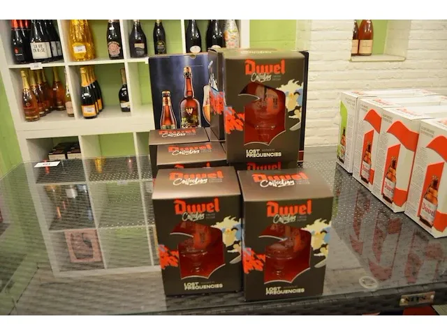 32 fl. cornet oaked smoked 33cl, 4 fl. kompel mijnschool + 2 glazen 75cl, 2 fl. kompel het eeuwfeest + 2 glazen 75cl, 3 fl. kompel lor noir + 2 glazen 75cl, 3 fl. kompel bovengronds + 2 glazen 75cl - afbeelding 19 van  19