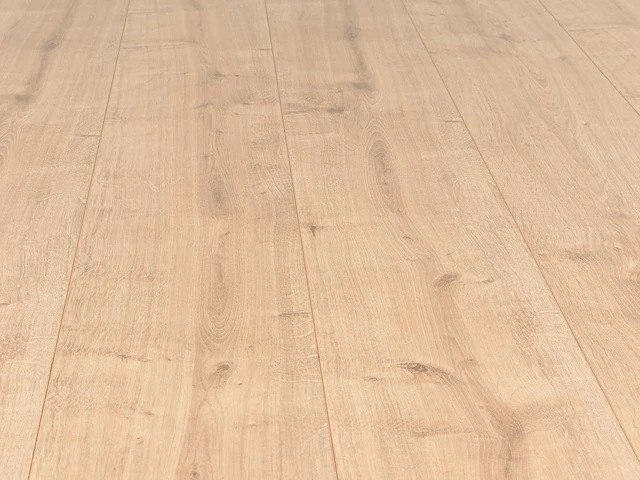32 m2 laminaat plank - 1285 x 192 x 12 mm - afbeelding 1 van  4