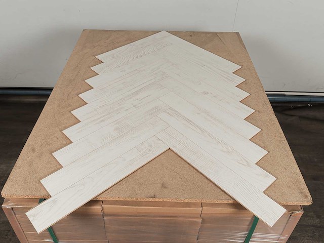 32 m2 laminaat visgraat - 504 x 84 x 8 mm - afbeelding 3 van  4