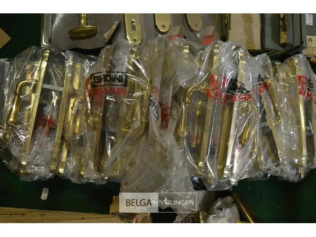 ±32 messing dressoir klinken - afbeelding 1 van  4