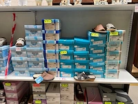 32 paar damespantoffels