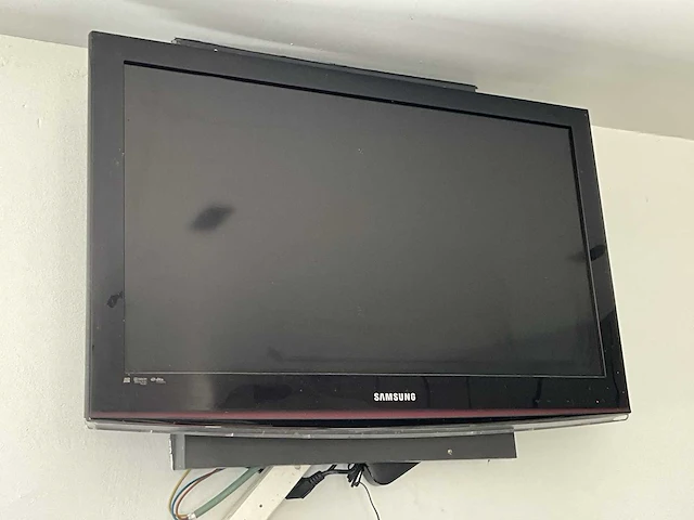 32” tv-toestel samsung - afbeelding 1 van  2