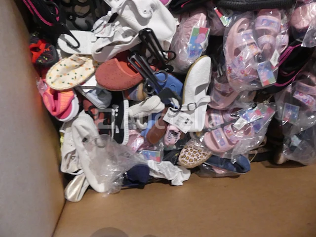 327 zomerschoenen, diverse kinderstrandjes - afbeelding 4 van  9