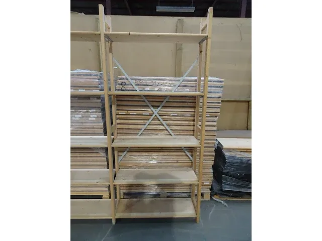 33 x houten rekken - afbeelding 1 van  4