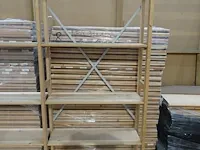33 x houten rekken